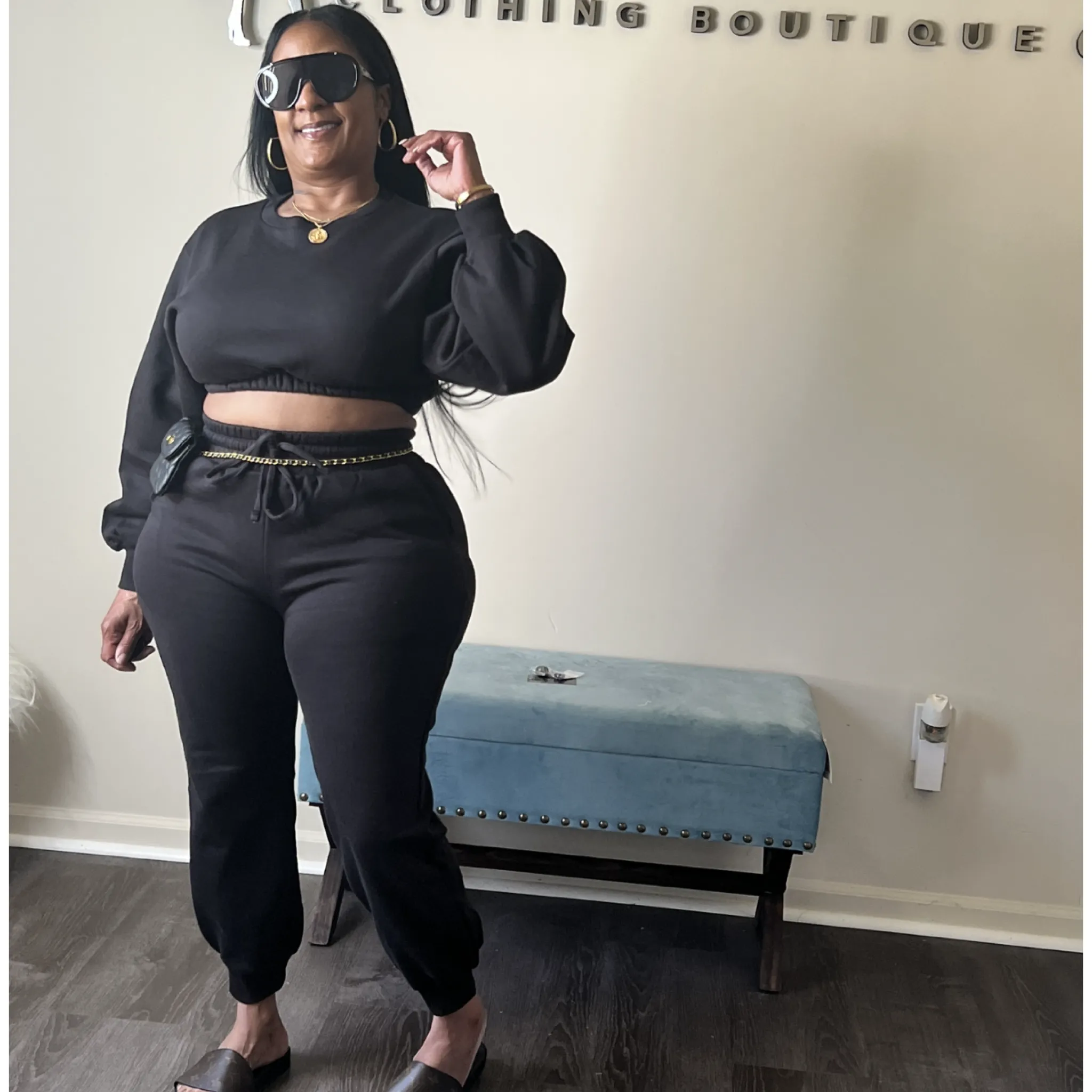 SNOB Carrie Crop Jogging Set-Black